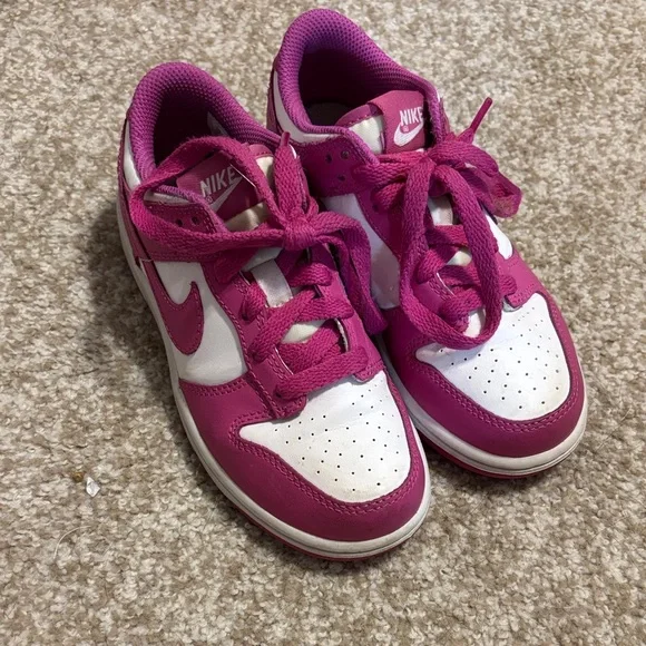 Nike Kids Fuchsia and White Dunks - Picture 1 of 2